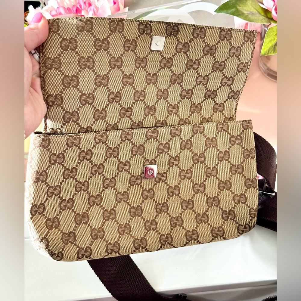 Gucci Belt Bag / Chest Bag - Picture 6 of 13